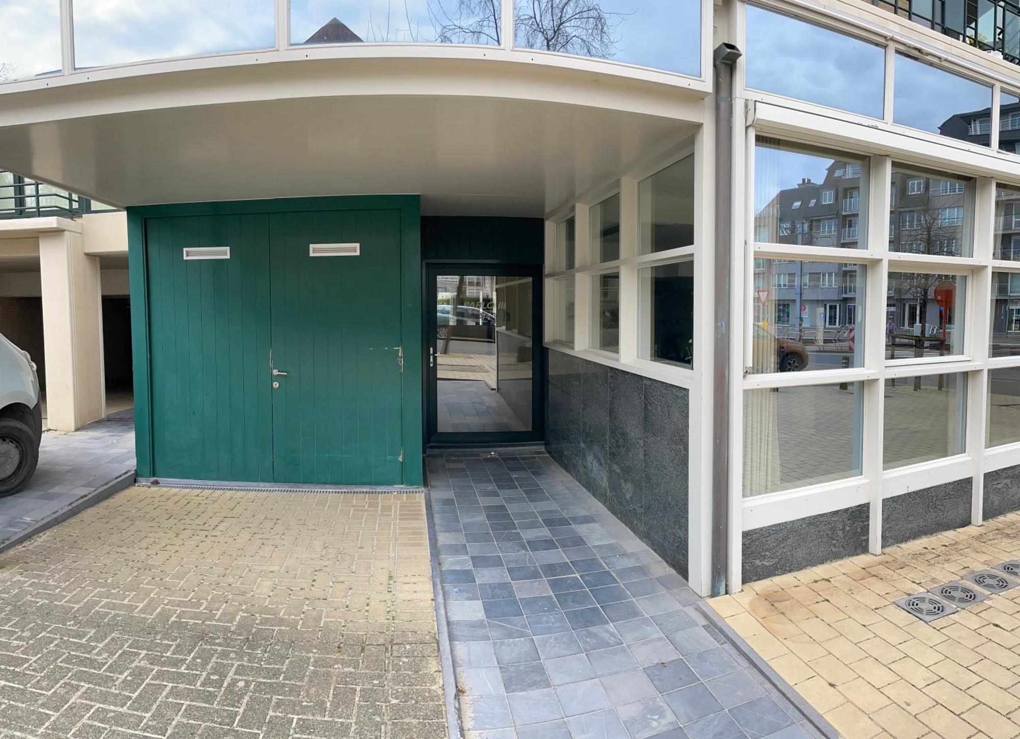 Апартаменты Appt Pablo Met Prive-Garage, Vlakbij Zee, In Koksijde-Bad Экстерьер фото